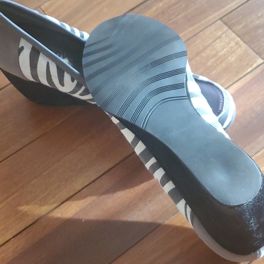 Shoes - Picture 3 of 3